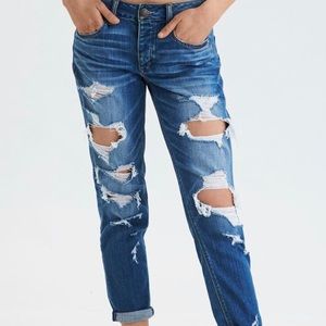 American Eagle ripped tomgirl jeans 8 long